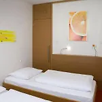 Motel Orange Wings