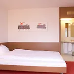 Orange Wings Motel Vídeňské Nové Město
