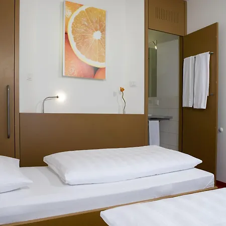 Orange Wings Motel
