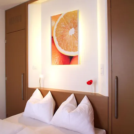 Orange Wings وينر نويشتاد