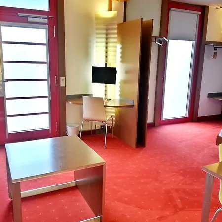 Motel Orange Wings 3*