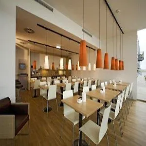 Orange Wings موتيل وينر نويشتاد