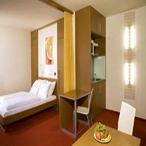 Orange Wings Motel
