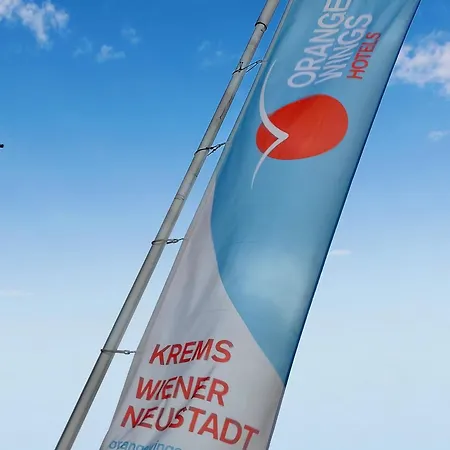 汽车旅馆 橙色翅膀维也纳新城酒店 维也纳新城