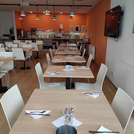 موتيل Orange Wings