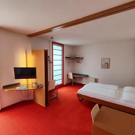 Orange Wings وينر نويشتاد