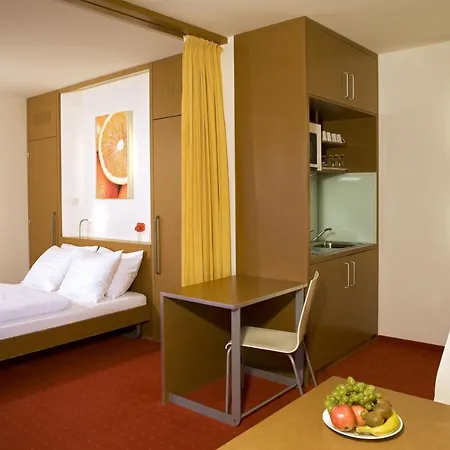 Orange Wings Motel Wiener Neustadt