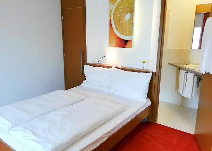 Orange Wings 3* Wiener Neustadt