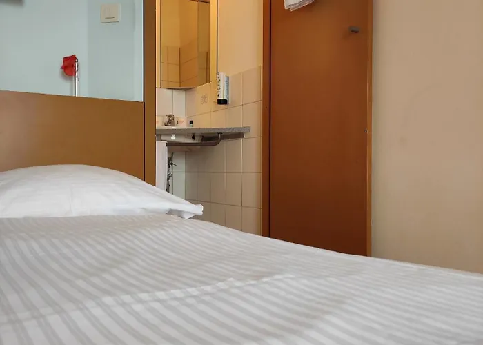 Orange Wings Motel 3*