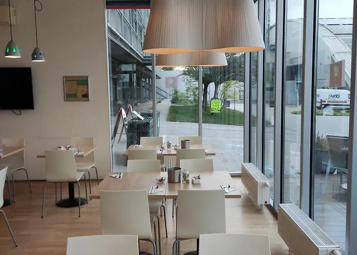 Orange Wings Motel Wiener Neustadt