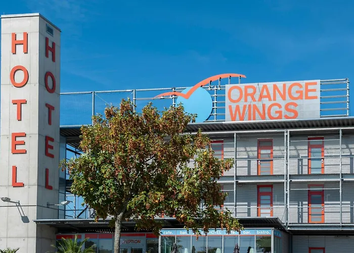 Orange Wings Мотель