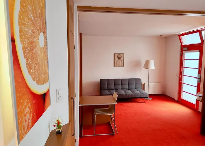 Orange Wings 3* Винер-Нойштадт