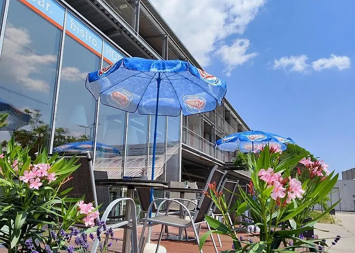 Мотель Orange Wings